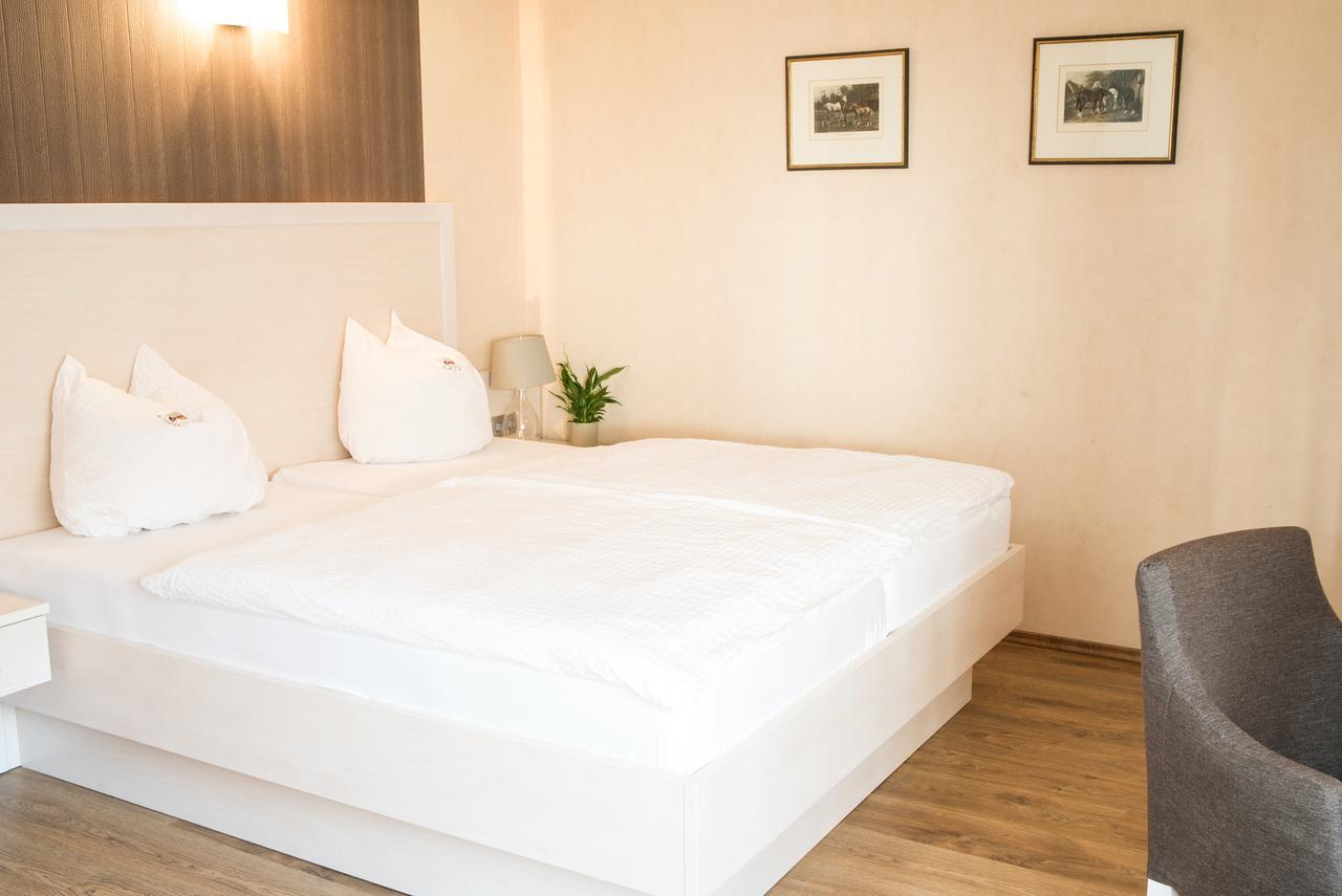 Weddeler Hof Hotel Cremlingen ภายนอก รูปภาพ